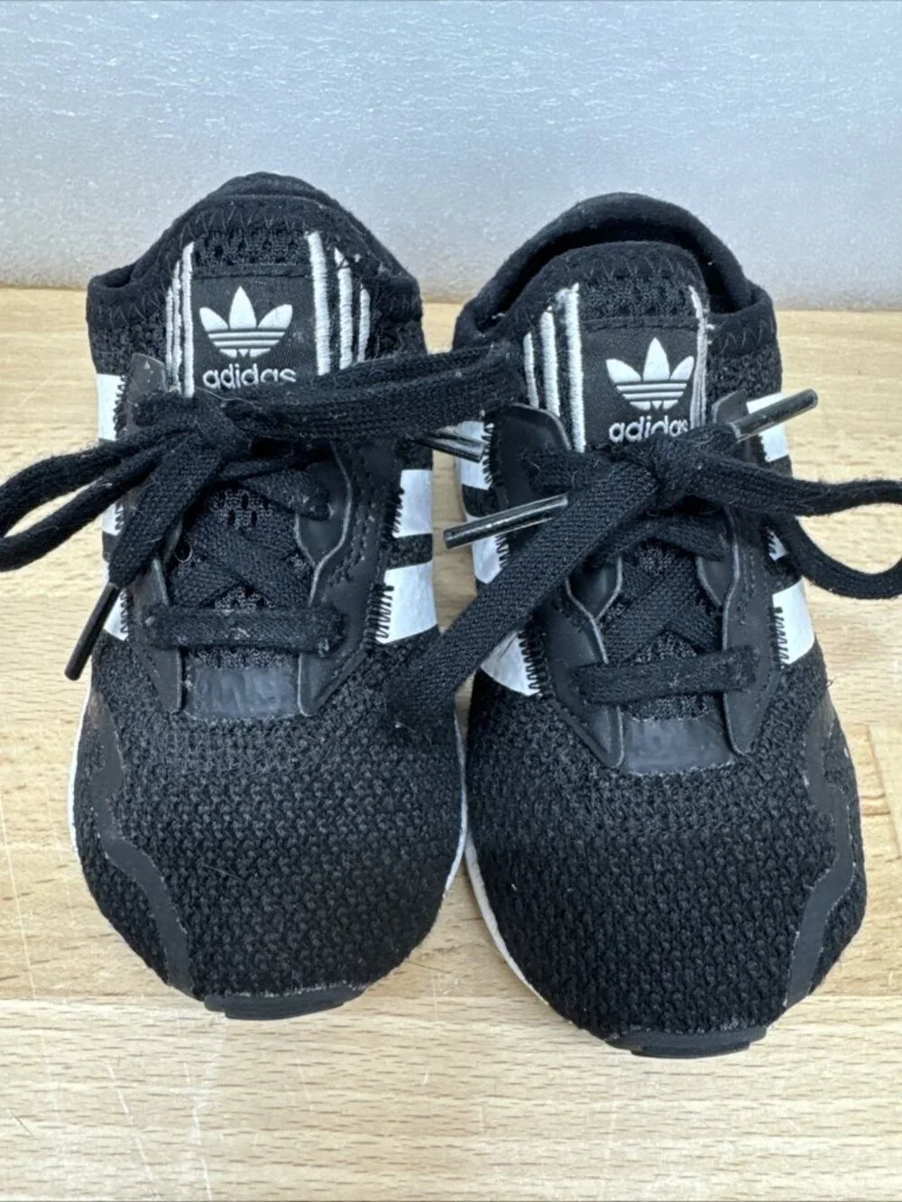 Adidas Kids Black White Sneakers Size 6K Lightweight Lace-Up Shoes